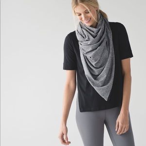 Lululemon Vinyasa Scarf rulu
